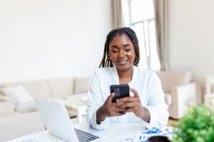 What Skill Can I Learn in 2025 That Pays Me Using My Phone?