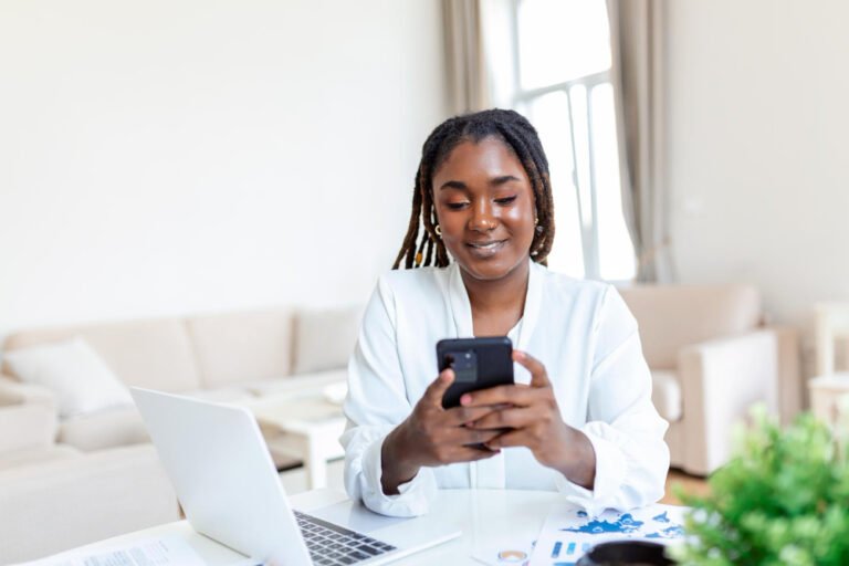What Skill Can I Learn in 2025 That Pays Me Using My Phone?