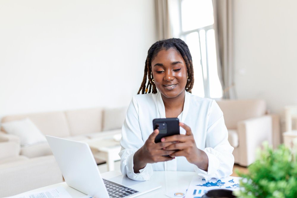 What Skill Can I Learn in 2025 That Pays Me Using My Phone?