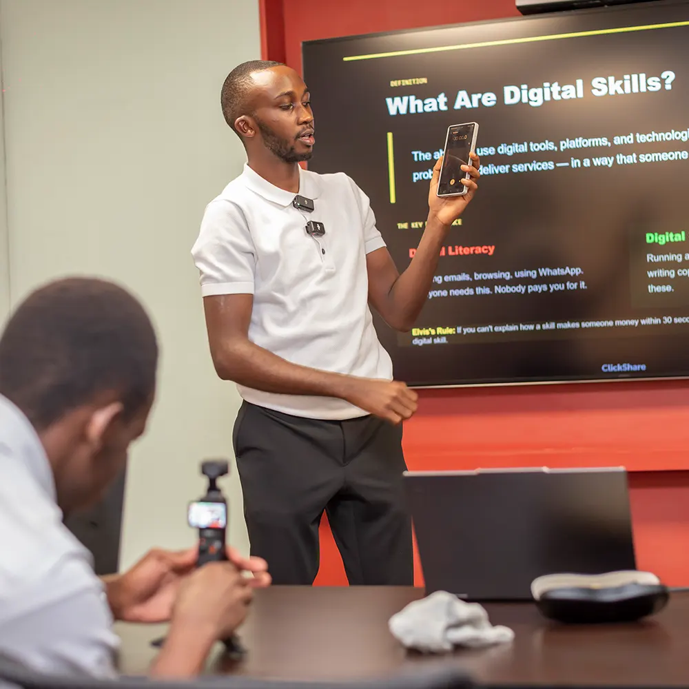 Elvis teaching digital skills